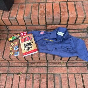BOYS SCOUT CHILDS SIZE S Shirt PATCHES AND BOOK